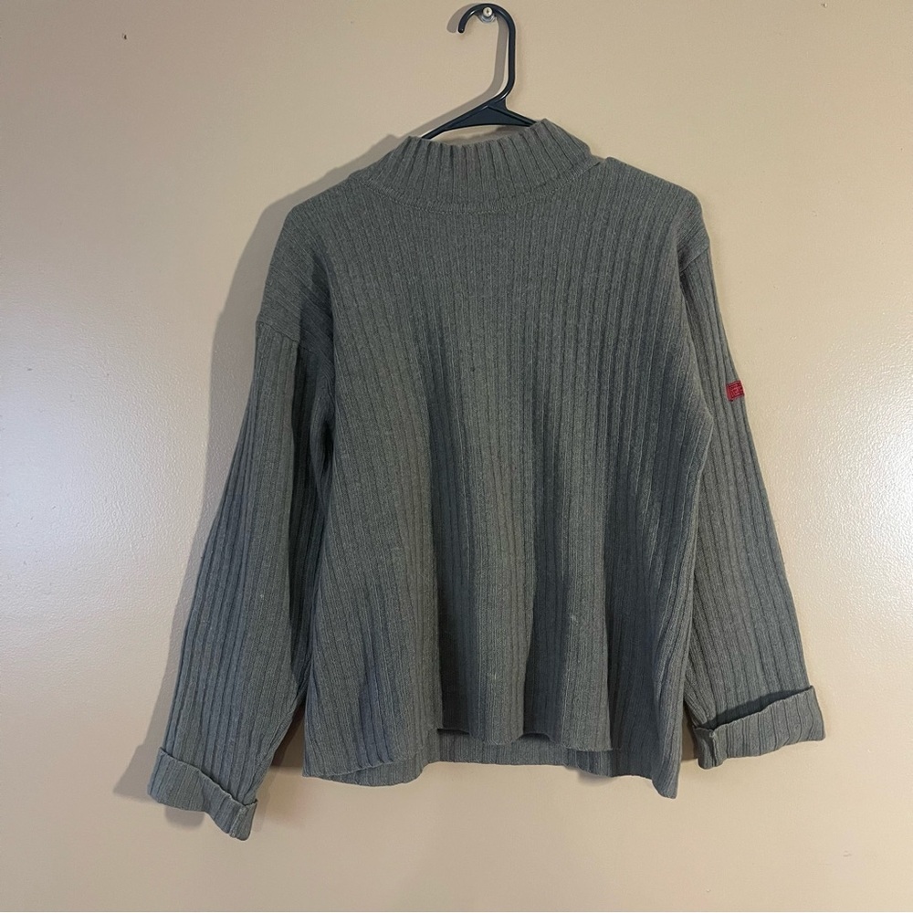 Label of graded goods 100%lambs wool green sweater size small